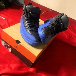 Good condition a little bit Creased on the front but apart of that there good